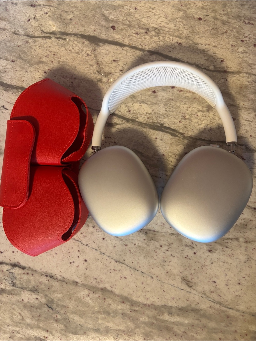 Apple AirPods Max, Silver, Lightning, Lightly Used